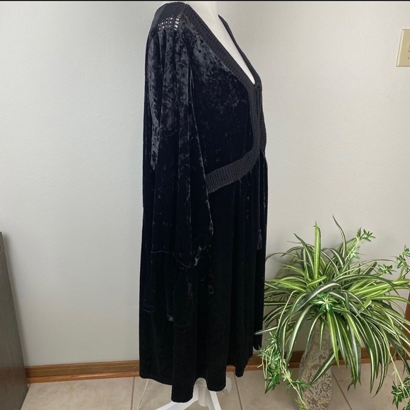 Torrid Plus Size 4 Black Lace Up Tassel Velvet Bell Sleeve Dress NWT - Picture 8 of 12